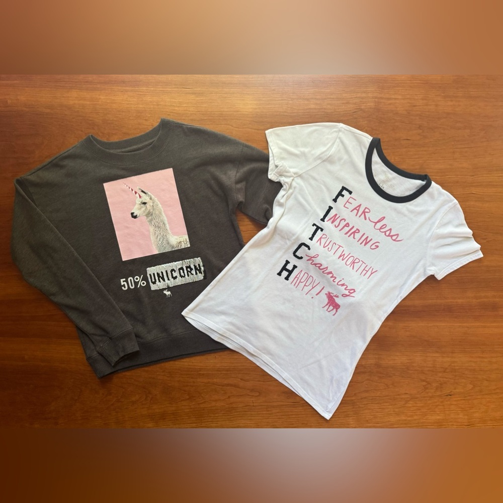 Abercrombie Lama Sweatshirt/ Abercrombie T-Shirt